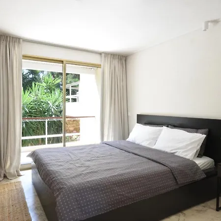 Kavouri Flat