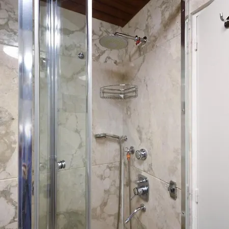 Kavouri Flat Daire Atina
